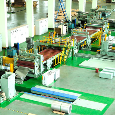Productielijn voor CNC-plaat-uitrol-nivelleren en snijden van warmgewalste staalplaten