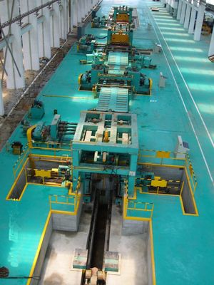 Productielijn voor CNC-plaat-uitrol-nivelleren en snijden van warmgewalste staalplaten