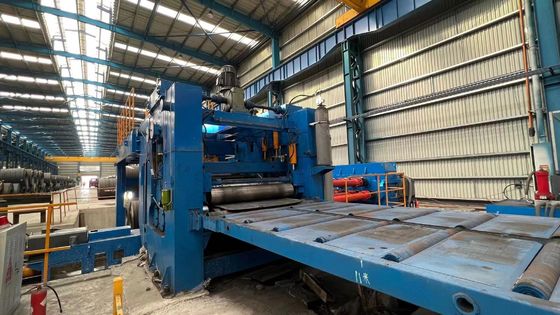 Machines voor het afvlakken en gelijkstellen van stalen spoelen voor het terugwinden van metaalplaten of stalen spoelen