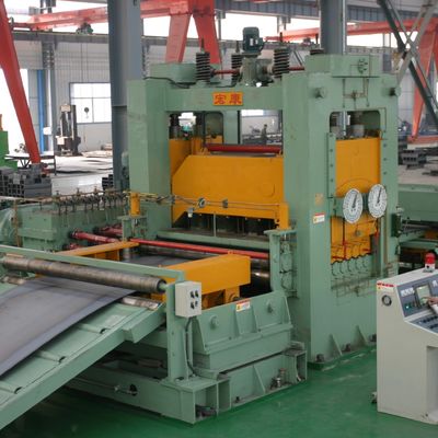 Automatische scheermachine voor het snijden van stalen spoelen, het ontrollen van spoelen en het gelijkstellen van de spoelen met een spanning van 380