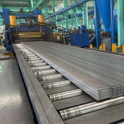 Concurrerende automatische snijlijn voor stalen spoelen met een snijmachine voor het uitspannen van de spoelen