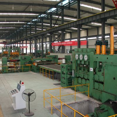Machine voor het snijden van vlakke staal spoelen met een hoge productiviteit en video-uitgaande inspectie