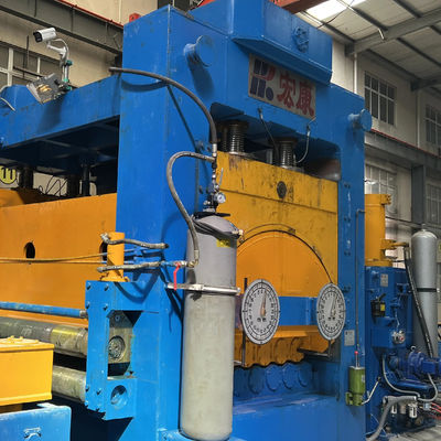 Gemakkelijk te bedienen 16mm staal 3in 1 metalen spoel rechtmakende machine Gewicht KG 450