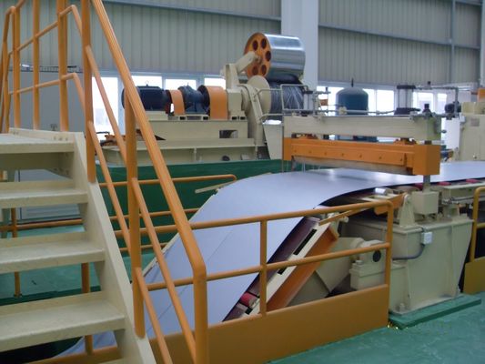 35 kg Gewicht 25 mm Plaat gelijkstellen dwars snij productielijn voor het snijden van metalen spoel