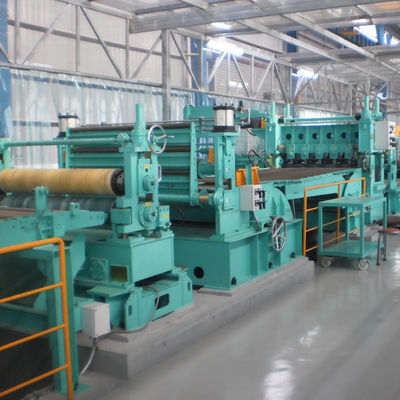 240KW hoge productiviteit metalen spoel afrollende nivellerende vliegende schaarcombinatielijn