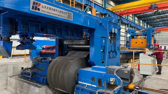 Productielijn voor de vervaardiging van auto's voor het ontwikkelen en het gelijkstellen van platen van metaal