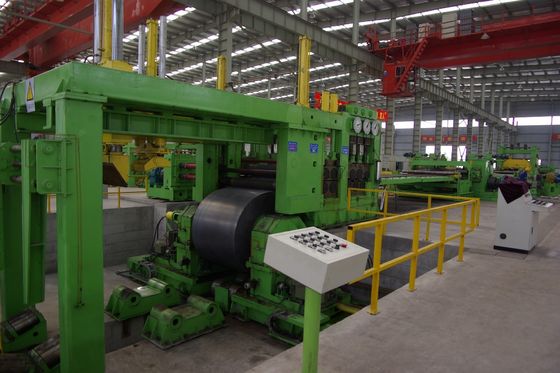 Snijdmachine voor het snijden van een staal spoel met een snij snelheid van 0-60 m/min